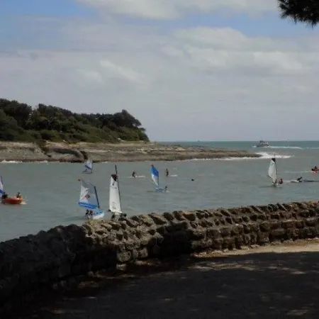 Villa Secteur Calme Et Proximite Plage *
